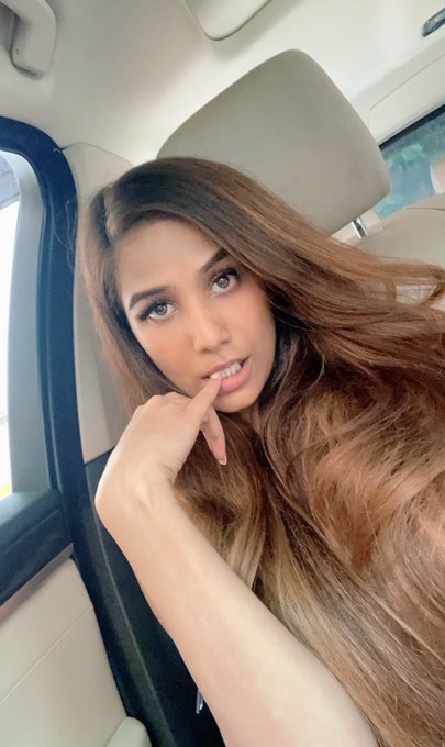 My first selfie of the day.  #PoonamPandeyselfie https://t.co/IKZYAiva7O<a href="/tag/poonampandeyselfie"class="tags">#PoonamPandeyselfie</a>