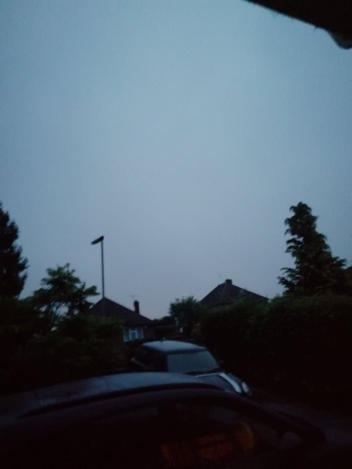 HenryPersephone's tweet image. Morning all. 18.6°c and 62% humidity. Very gloomy. Son&apos;s a tad more cheery as his flat was &apos;only&apos; 28°c at midnight. #ACEPC have, After virtually accusing him of fraud, asked if he&apos;d be a &apos;super user&apos;. No clue what that is. Anyone know? #autismawareness 👍🌺🌺