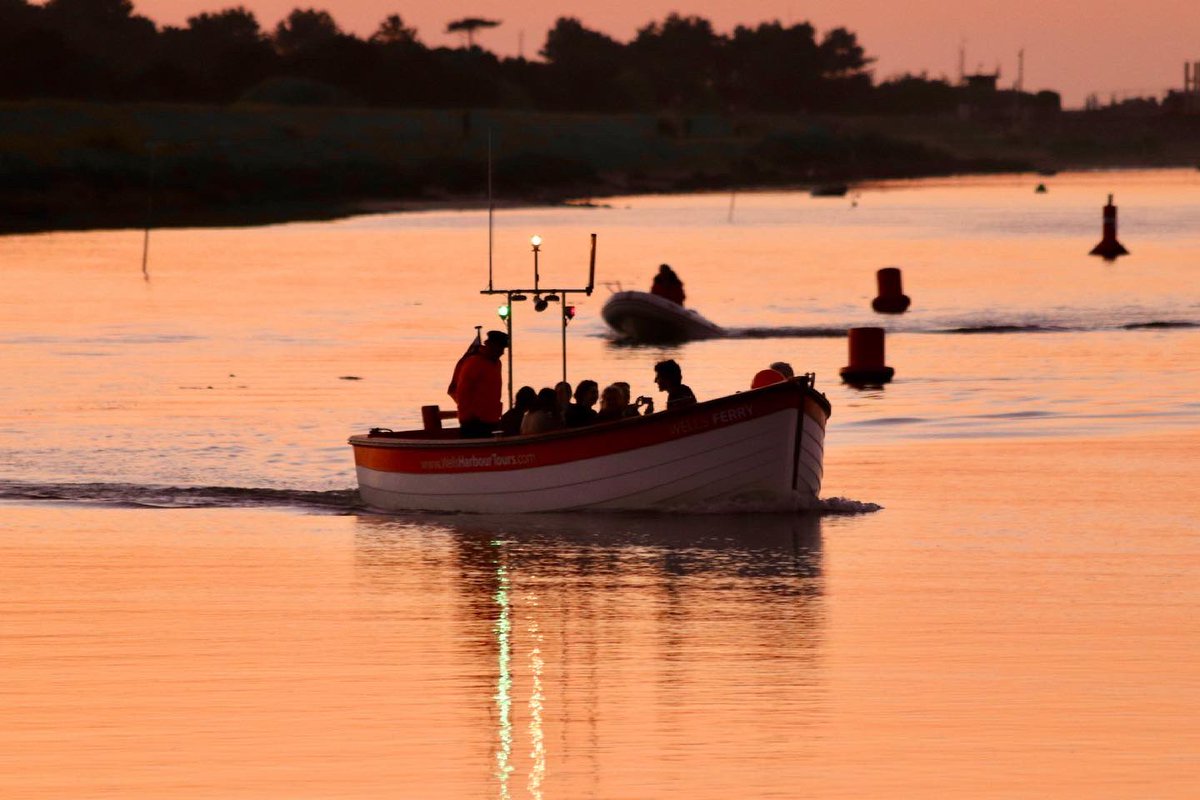 Wells Harbour Tours tweet media