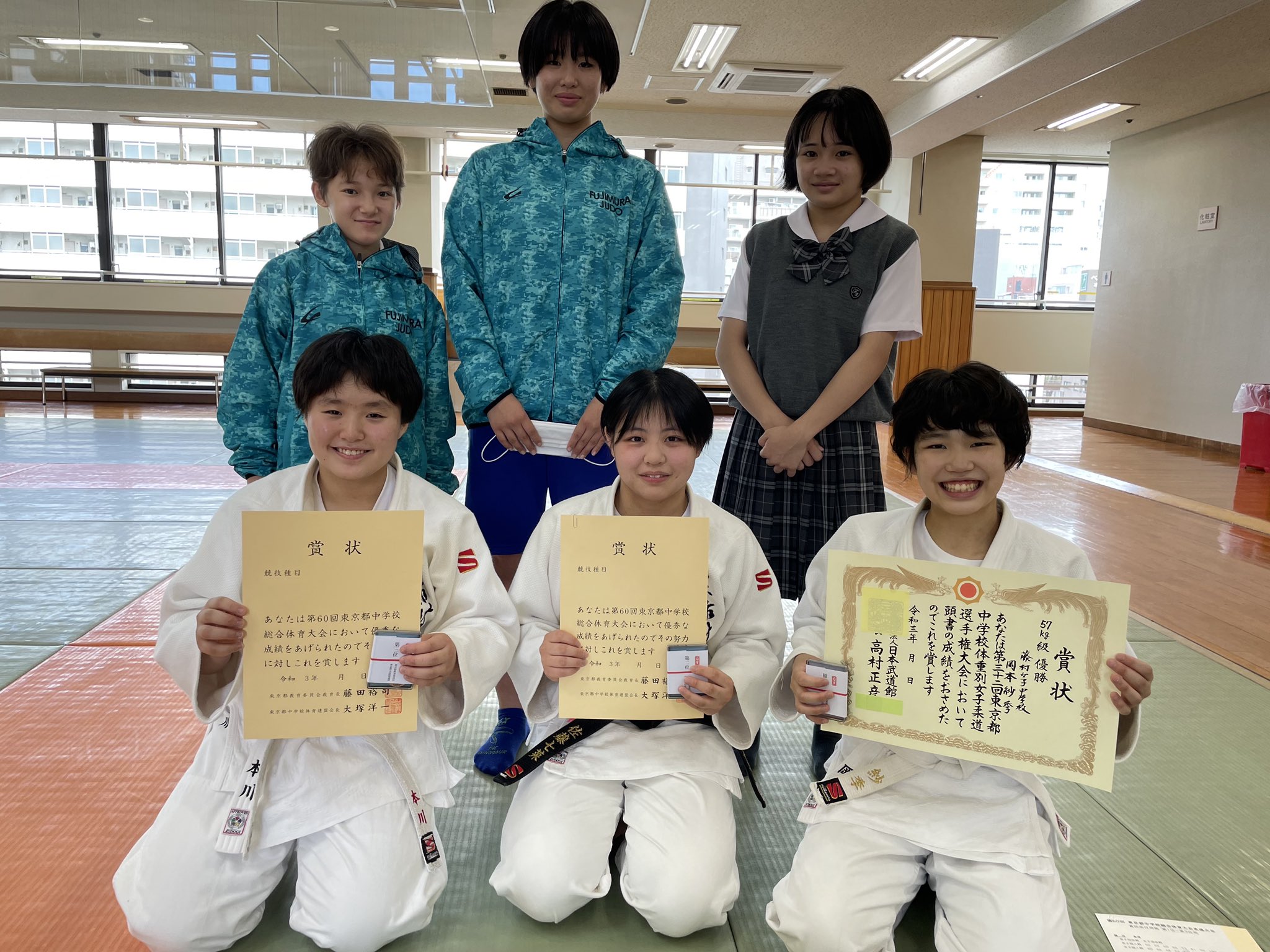 藤村女子中学高等学校 柔道部試合報告 本日 東京都中学校体重別選手権が講道館にて行われました 57kg岡本紗季が優勝を果たし 8月の全国中学 関東中学への出場が決まりました 63kg佐藤七菜は準優勝で 関東中学進出となりました T Co