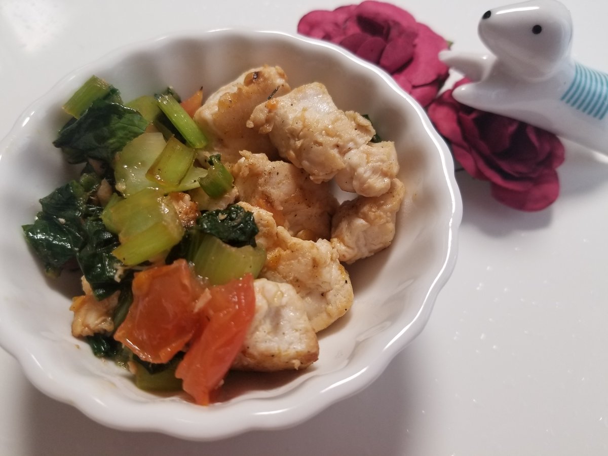 Wangoのある生活 ーマグロのステーキ丼ー 鉄分豊富なマグロと小松菜を使ったがっつりごはんです 夏に向けて体力をしっかりとつけましょう レシピはこちら T Co 3p1up46yv4 Wango 手作りドッグフード 手作りドッグフードレシピ