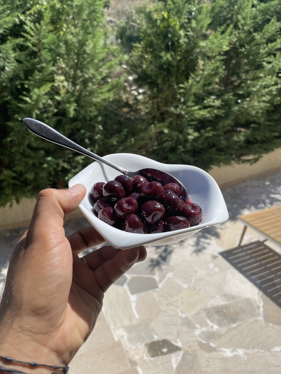 JhctiM's tweet photo. #cherrycompote is a Lebanese village’s tradition. My grandmother made those; sending her love all the way from #hasroun
#blessedsunday https://t.co/3HBvnDA9QE