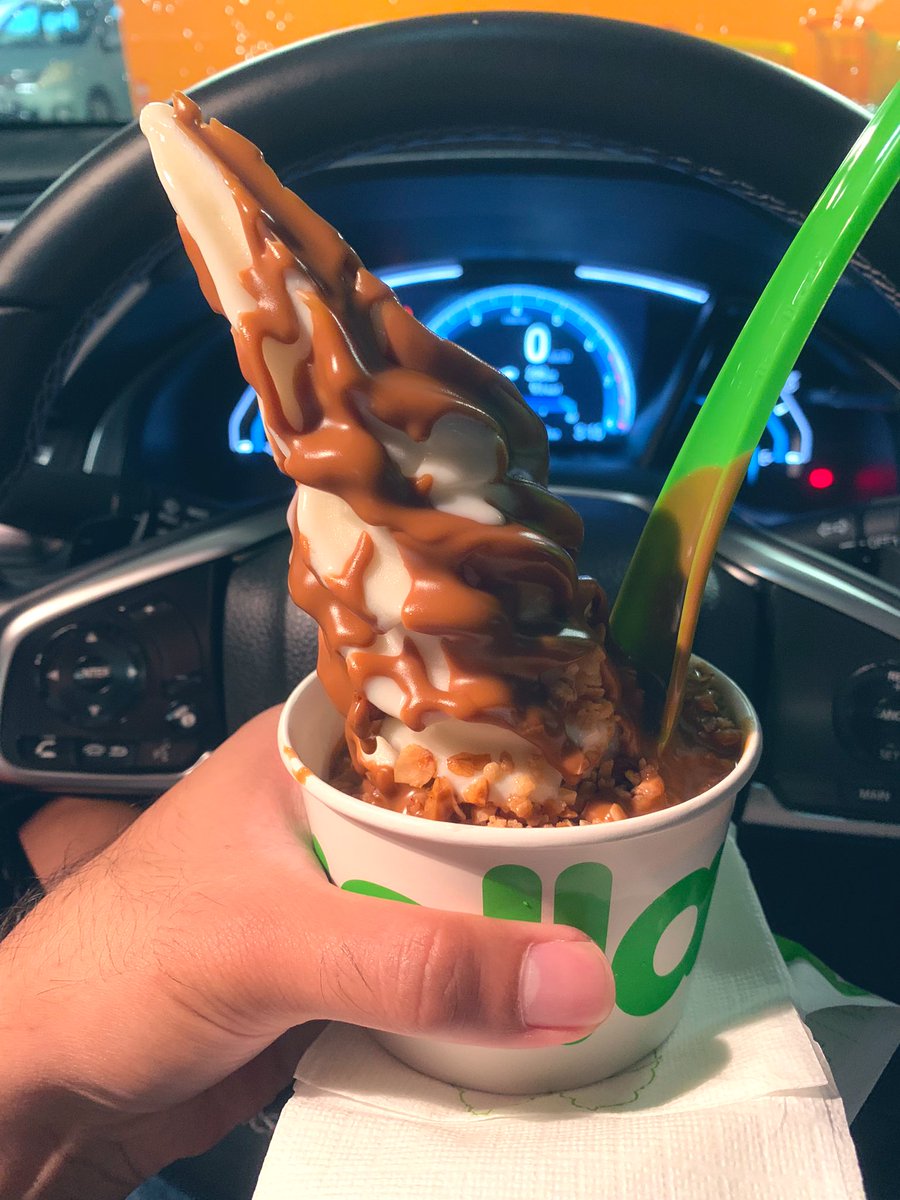 magmalaya's tweet image. Entah aku salah dengar ke macam mana, tapi awek kedai ni cakap tadi:

"Abang hensum, kalau abang dah vaksin, ada 15% diskaun."