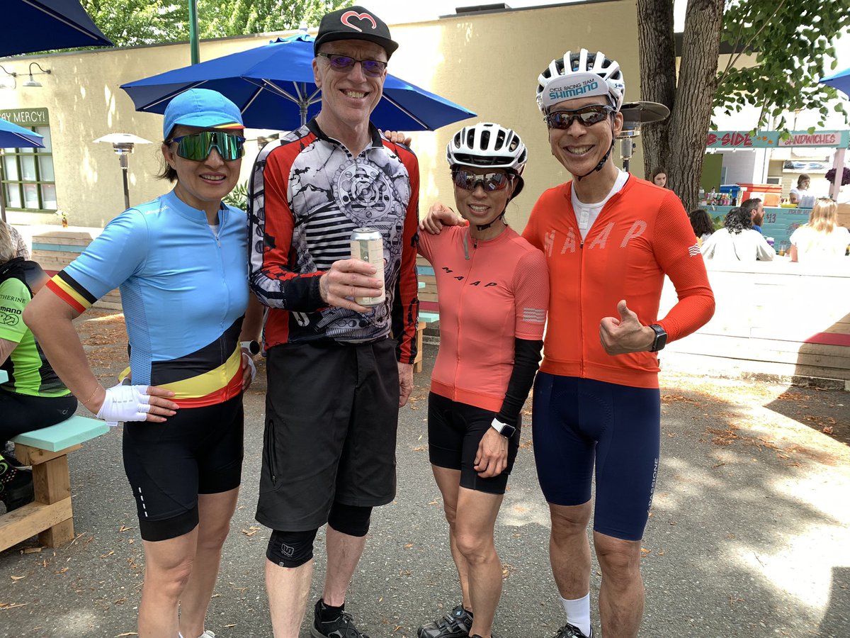 WarrenWong's tweet photo. A different #RideDontHide this year. 16 laps around QE Park and $10000 raised by our small team creating awareness about #Mentalhealth #MentalHealthMatters #MentalHealthAwareness #cycling #rideformentalhealth #mindcycle https://t.co/HUEjQbDJq5