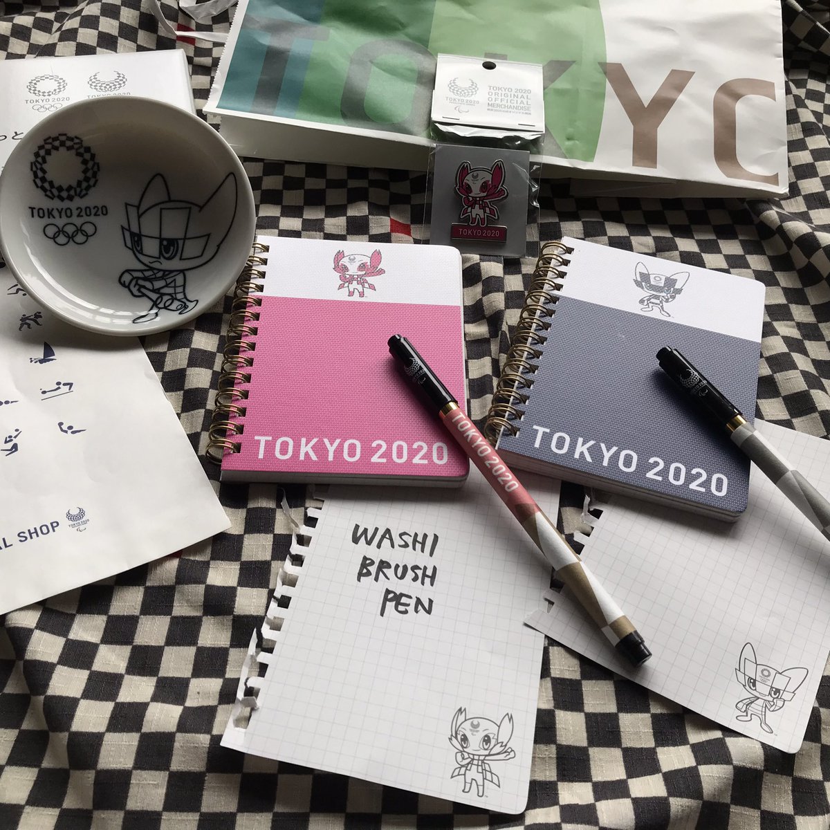 aki_ko_sugiyama's tweet photo. みなさんがオフィシャルグッズをツイするのをみて、欲しくなってしまい…#オリンピックでボランティア するとき用と #パラリンピックでボランティア するとき用に色違いで買ってしまった。
#visatouch #GARMINvisaTouchでお買い物
#Tokyo2020 #ソメイティ #SOMEITY #MIRAITOWA #ミライトワ https://t.co/MqS28bdm5Y