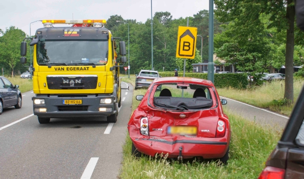 Drie voertuigen betrokken bij kop-staart botsing op Putseweg in Ossendrecht - ..