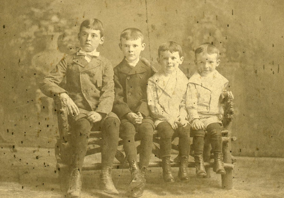 rbhayespres's tweet photo. #HappyFathersDay! Hereβs a look at one of the Hayes fathers, Birchard Austin Hayes.
The and his wife had four sons, Sherman Otis, Webb Cook, Walter Sherman, and Scott Russell.
#rbhayespres #fathers #fathersday2021 #FirstKids https://t.co/HUqosYM6Gh