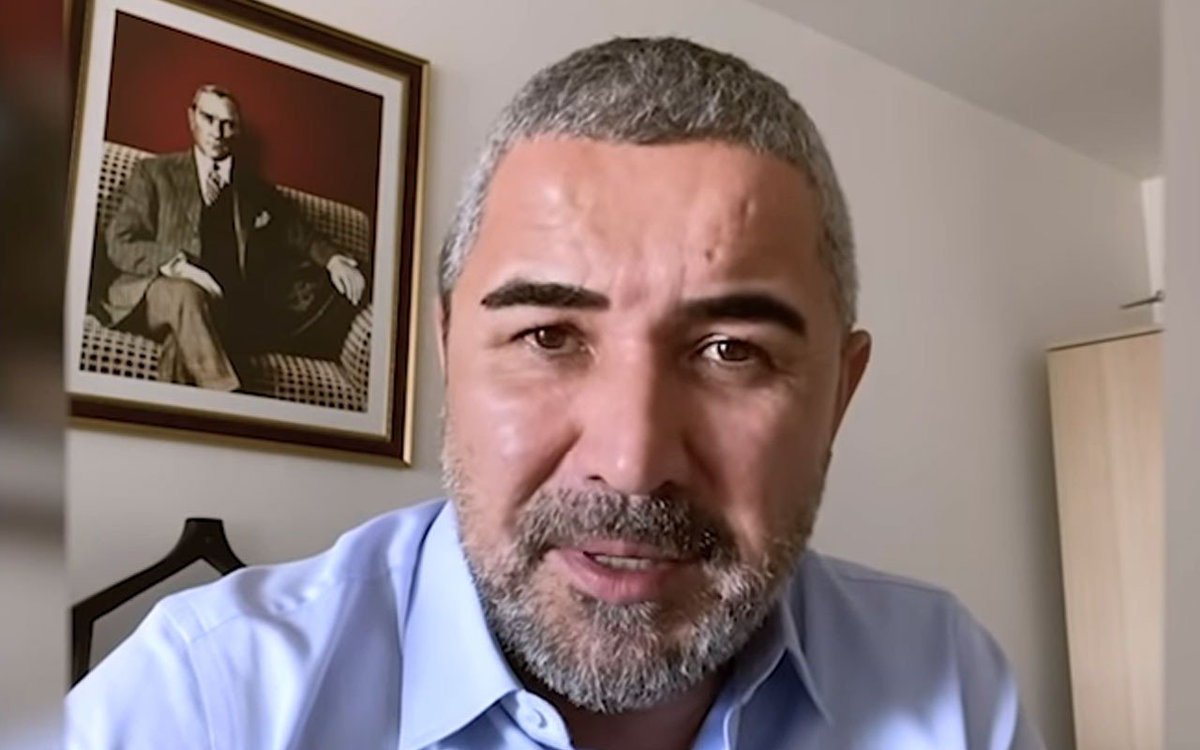 Değerli sanatçımız küçük veyis Ateş'ten 
 şarkısında icra ettiği gibi;
"Yaptığına şantaj denir, böyle aşka montaj denir" açıklaması geldi.!!!

#LannnBırak OYUNA GELMEYECEĞİZ