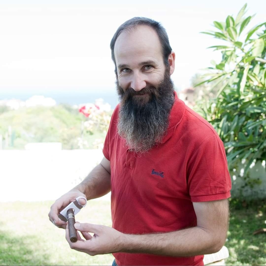 🍂Kolumbus, sus tres socios🍂<a href="/ripollmarc/">ripoll marc</a> <a href="/sergiosuner/">Sergio Suñer</a> <a href="/pedrodeponte/">Pedro</a> <a href="/kolumbuscigars/">KOLUMBUS</a> #kolumbus #kolumbuscigars #exclusive #lapalma #puropalmero #islabonita #breñaalta #solt #bolt #enjoyyourlife #sunday #enjoythemoment #cigarstyle #cigarluxury #cigarmoments #cigarnation #nowsmoking