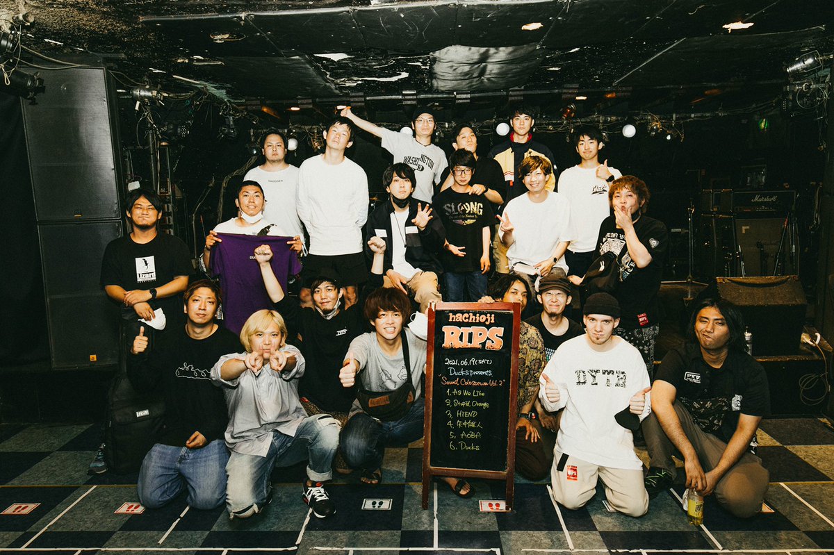 Ducks_band's tweet photo. 🐤感謝感激大御礼🐤
🐤ありがどうございました🐤

2017.8/9〜2021.6/19

Ducks are

じょん
マーティン
よーじ

ex,ぱーまん

サポートベース
れん(stupid orange)
しーなくん(COPES)

昨日無事幕を遂げました！

またどこかで
何らか何かお会いしましょう‼️

ありがとうございました！！！！ https://t.co/r6er9SpBk3