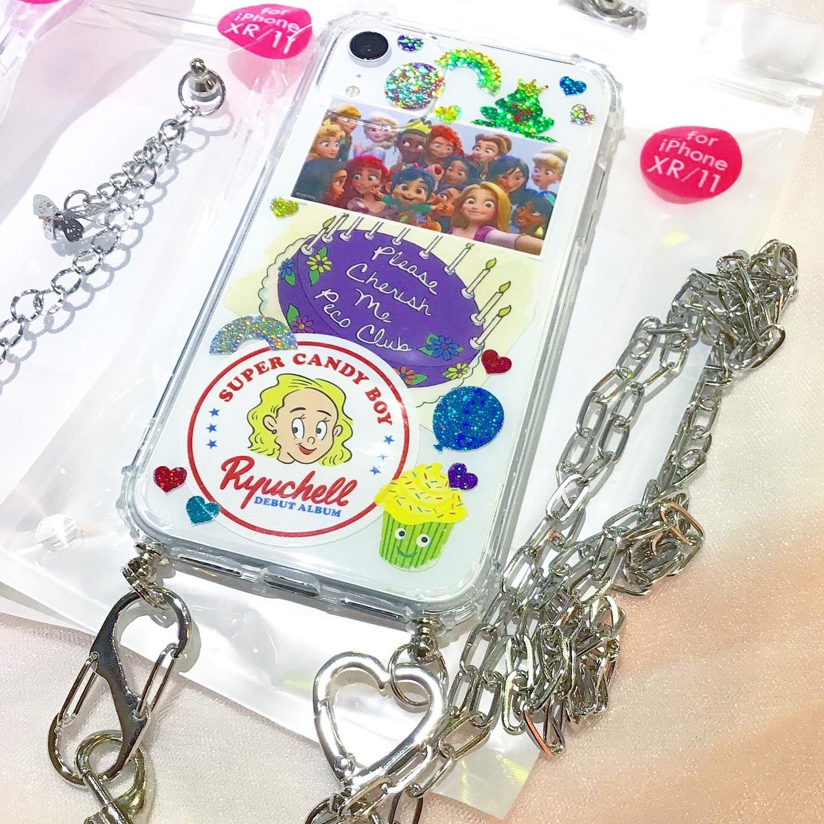 サンキューマート 公式 S Tweet チェーン付きiphoneケース が新登場 対応機種 6 6s 7 8 Se2 Xr 11 アレンジできるクリアタイプ ハンドチェーン付き 4種 ウッドフラワー テディベア クリアチェーン 蝶 ショルダーチェーン付き 1種 ハート型