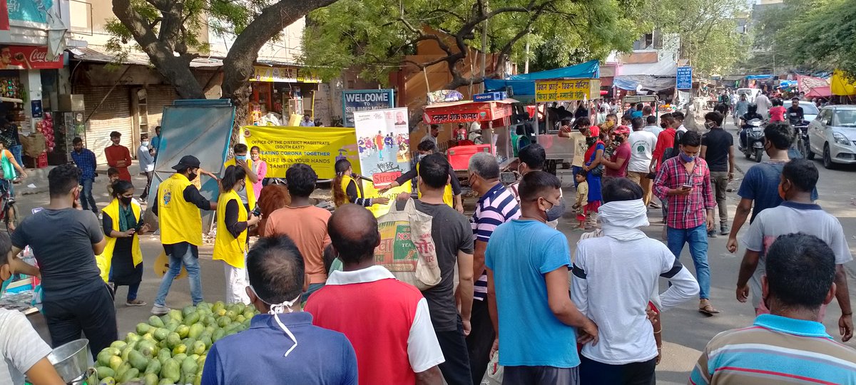 AarmbhGroup's tweet photo. After a short break in this pandemic, our team has once again come down to make people aware about the vaccine.
#artistsofdelhi 
@abhinandita_m @RitikaACL @ACLDelhi @DelhiGovt4Art 
@AarmbhGroup @msisodia_mla https://t.co/IBjMTKygcw