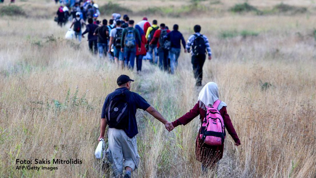 Yolanda_Diaz_'s tweet photo. La solidaridad y el derecho de acogida deben prevalecer ante la situación que viven millones de personas refugiadas en todo el mundo.

En el #DíaMundialDelRefugiado debemos fortalecer el compromiso de garantizar una vida y un futuro digno a todas las personas. https://t.co/ufyJF9o775