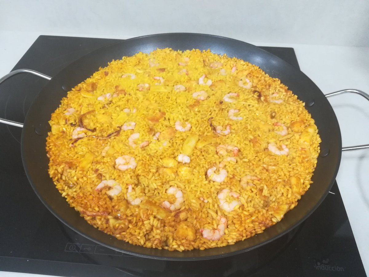 sangonereta65's tweet photo. Arroz de rape en su caldo según método
@cook_obsession
, Infusión de azafrán según #azafránDesbrin y tarta de oreos y ganache de chocolate blanco de #cakelab Gracias a todos. https://t.co/BUGmxZKF7w