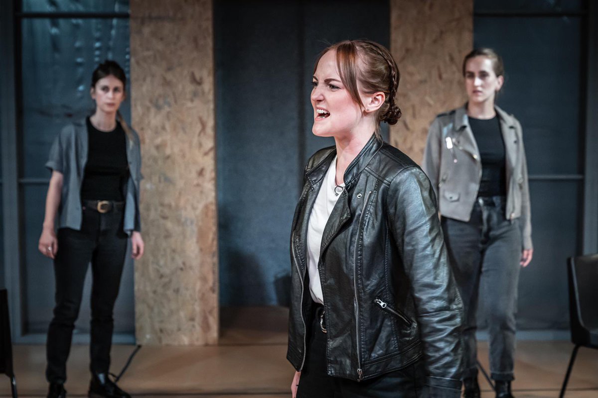 Stills from The Robbers by <a href="/brennerphotos/">Marc Brenner</a> 📸 A joy to play Schweitzer alongside such talented women 🤩 @Drama_Studio <a href="/PlaygroundW10/">The Playground Theatre</a>