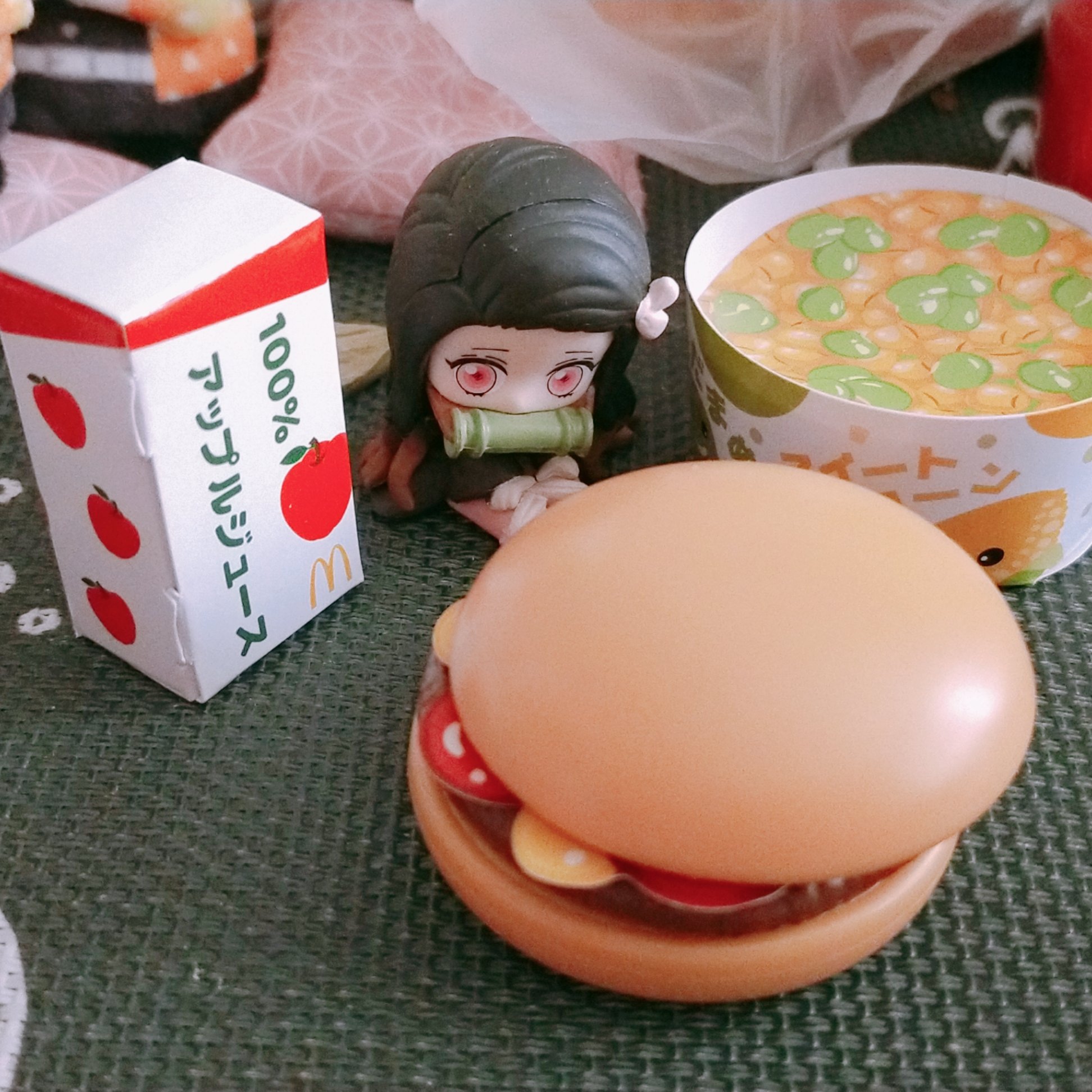 マクドナルド なりきりマクドナルド のおもちゃで きみも マクドナルド のエキスパートクルーになれる ハンバーガーの ハッピーセット でおいしいハンバーガーを作ってお客さんにスマイルをお届けしよう 君は上手に作れるかな T Co