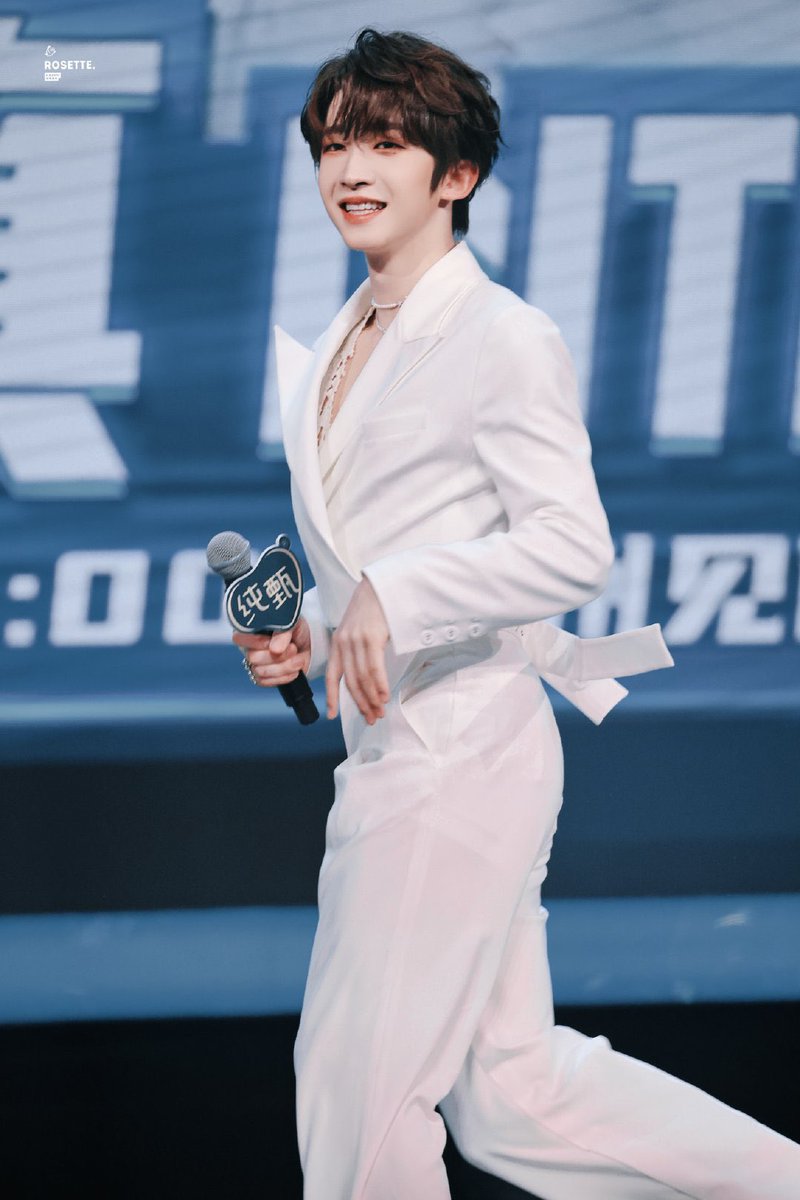 E4UB2y1VoAIqmZ6?format=jpg