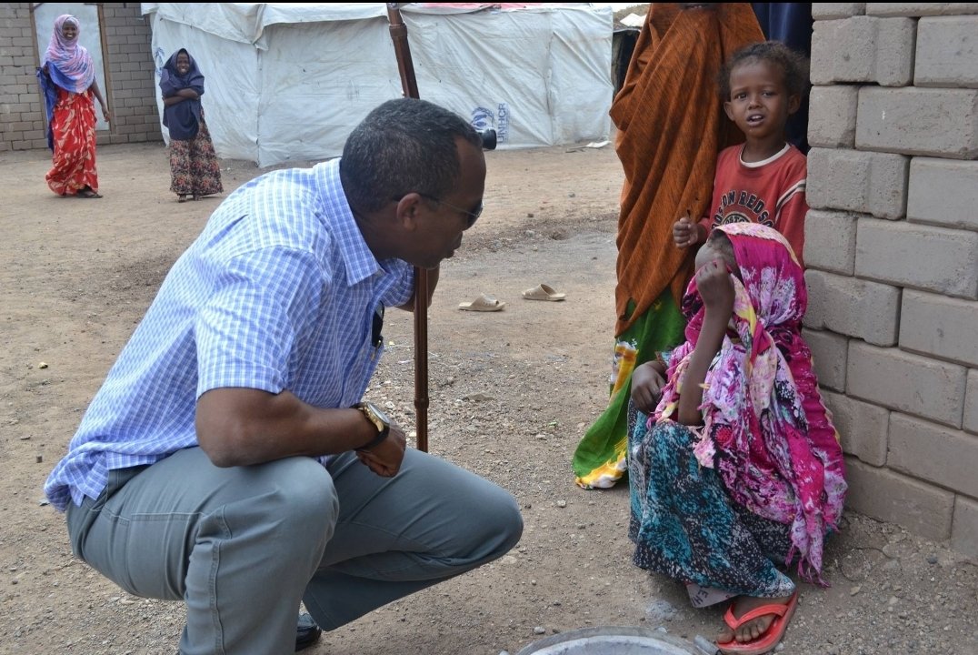 AmbAmerico's tweet photo. Today June 20th, 2021 is World Refugee Day which reminds us that there are millions of mothers, fathers, children and elders who fled from their homes as refugees, lets continue helping them and thank all donors. #Somalia #WorldRefugeeDay @Refugees @UNHCRSom https://t.co/coQgrQxDqC