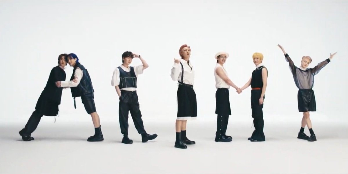 jimintoday__'s tweet photo. ARMY 💛💜 https://t.co/9DkkgejWTq