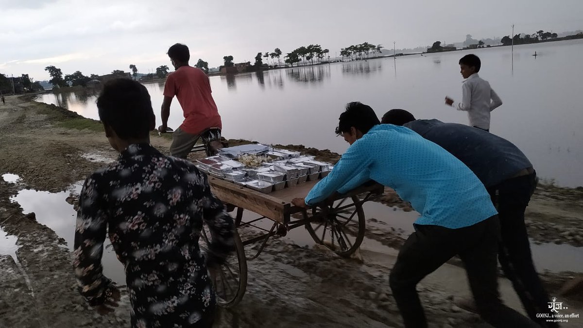goonj's tweet photo. #UpdatefromtheGround
Parts of West Champaran, #Bihar, have submerged in the current annual floods. Our on-ground response has been initiated, #FoodKits and other essentials channelized, and Khichri Dhabas already up and running.
#goonj https://t.co/1y0Gi0cQDn