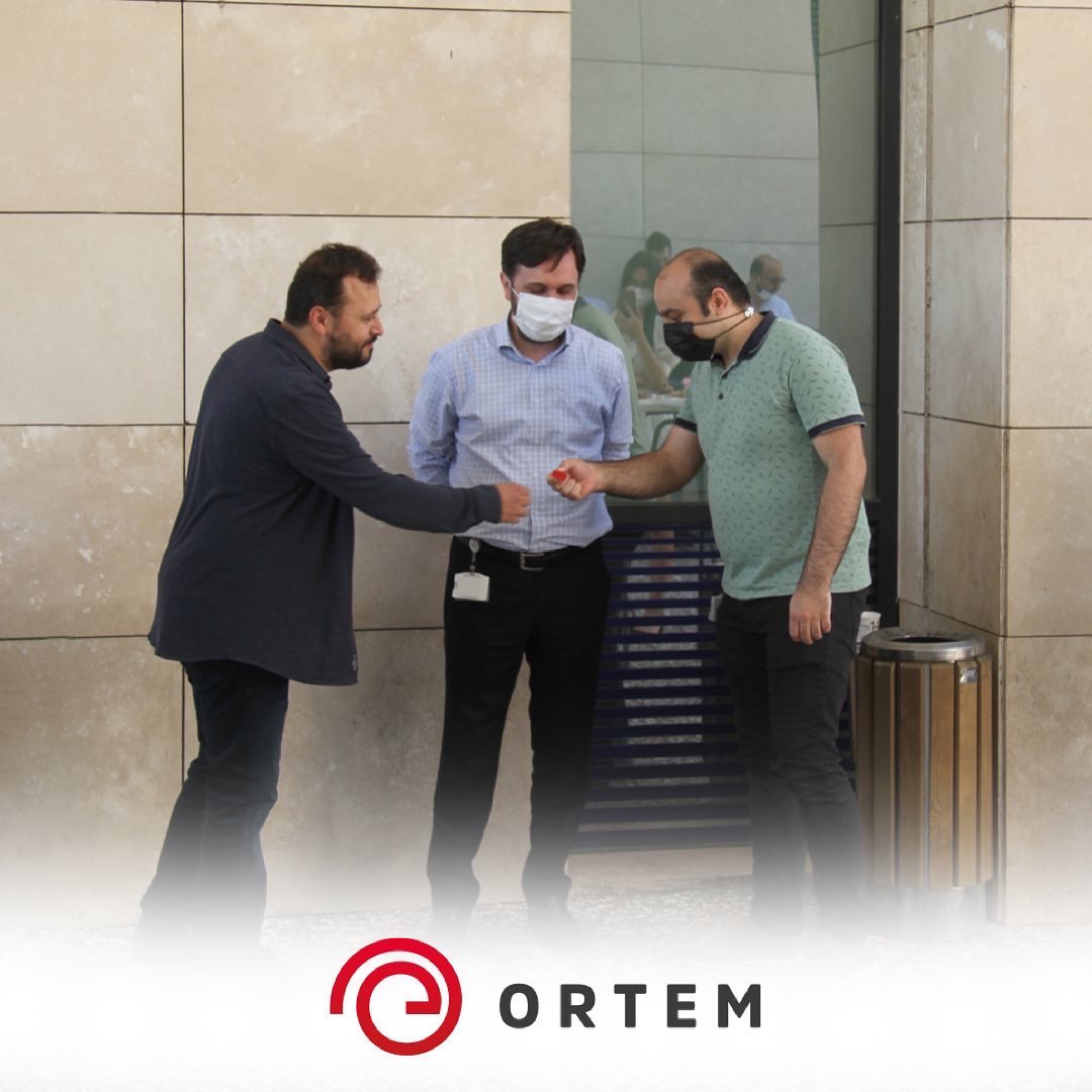 ortemtr's tweet photo. Babalar günü ile ilgili yapmış olduğumuz tenis ve playstation turnuvaları bir haftalık sürenin sonunda sonuçlanmıştır. Ödüllerini vermek için kazananlara Sn. Genel Müdürümüz Ömer Şahin Karaman ve Sn. Teknoloji Grup Başkanı Muhammed Alyürük tarafından taktim edilmiştir. 
#ortem https://t.co/46ulAvHffj
