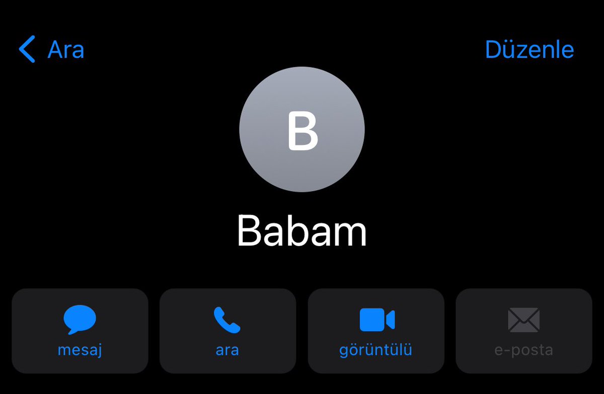 “Ölen birini rehberinden silmemek; silememek, acının insan yüzüne en sert  şekilde çarpılmış hali bence.”
Babalar günü kutlu olsun