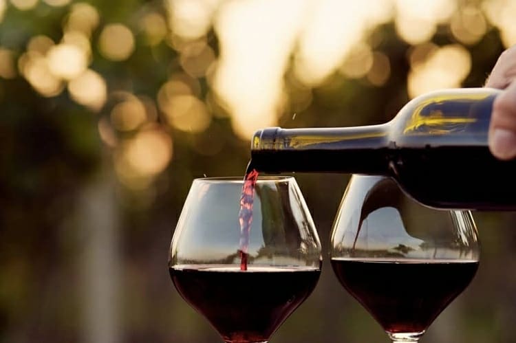 #bizimməkan 'ın şərabları 3.00 AZN'dən başlayır 🍷

• Şərab seti (cəmi 13.65 ₼) :

- Ağ / qara zeytun
- Ağ pendir
- Şokolad
- Meyvə

Gözləyirik 🥂