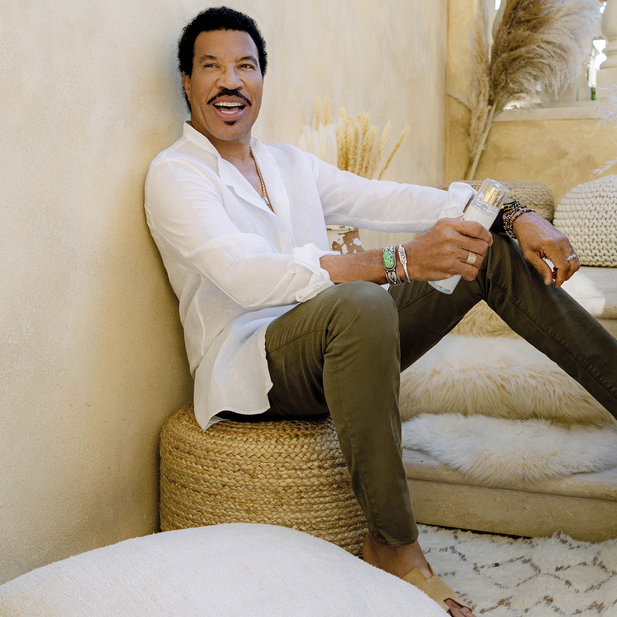 Happy Birthday Lionel Richie! Celebrating your special day and your music! 