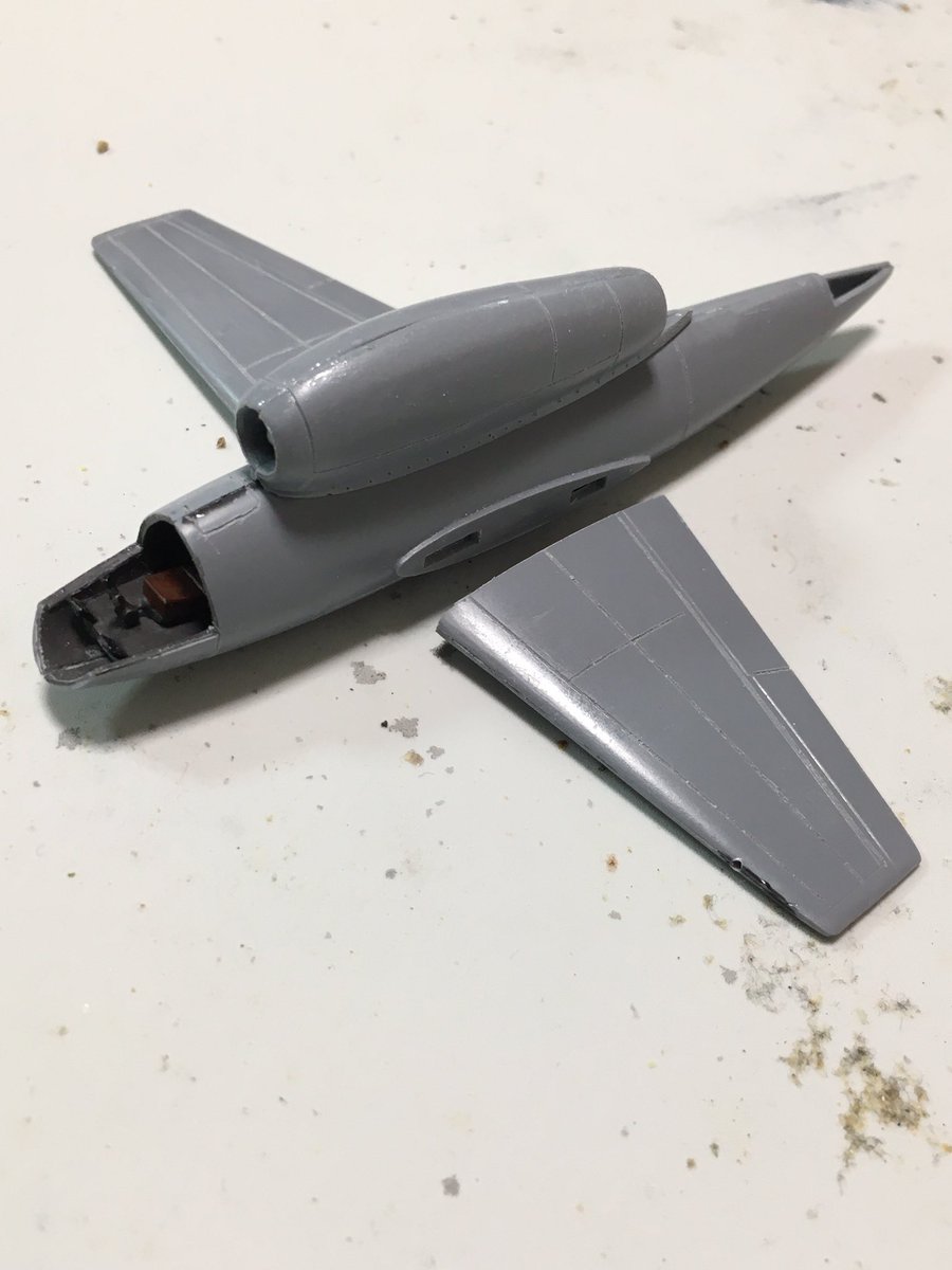 kushijima2's tweet photo. RSモデル 1/72 Hs-132A 進捗。
パーツ数が少ないのですぐ形になると思いきや、そこはRSなのでキッチリ合う部分は全くありません(笑)。
明日も会社は休みなので、もう少し進めます。
#hs132
#rsmodels
#luft46 https://t.co/00mNiG3fiN