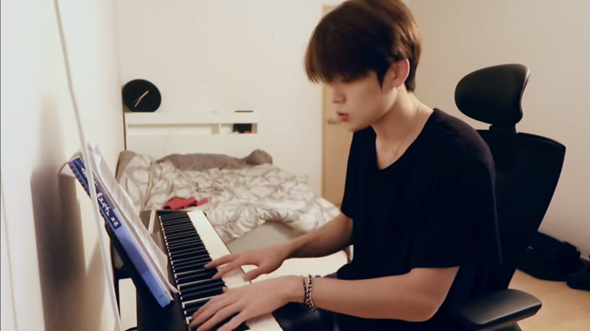 천재현♡̴ on Twitter: "jaehyun playing the piano on 'spend the day with jaehyun',  'relay cam', and 'nct 127 daily life' https://t.co/Tk7NzZLBEz" / Twitter