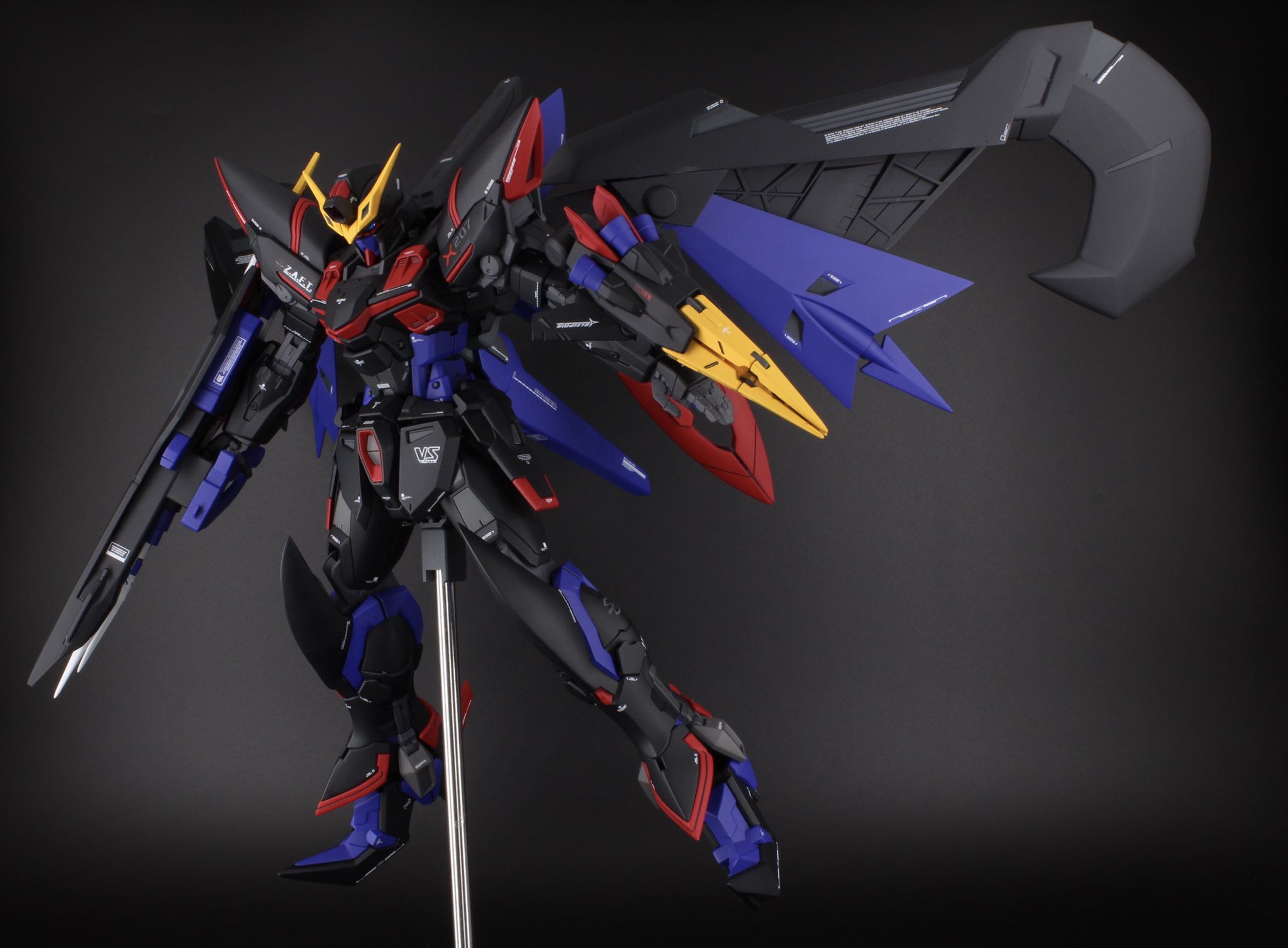 Mandomまんだむ Mg ラファルブリッツガンダム 完成 新バリエーションとしてバックパックと脚部をメインに手を加え ボリュームのあるシルエットでありながらシャープな印象になる様に制作しました 続きます ガンプラの画像を貼るとrtされると聞いて