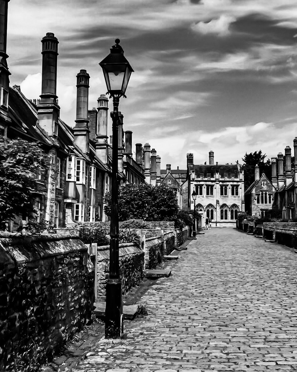martynfreestone's tweet image. Vicar's close,  wells somerset uk
#Somerset #wells #blackandwhite #bnwphotography #bnw #streetphotography