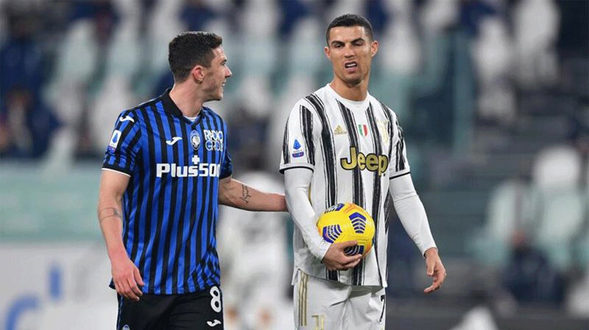 NairaBET's tweet photo. 🗣️: "I asked Cristiano, can I have your shirt? He didn't even look at me, he just said  NO!.... I was completely ashamed. I went away and felt small."

Robin Gosens gets his revenge on Ronaldo at #Euro2020 https://t.co/QuwpH8AC0s