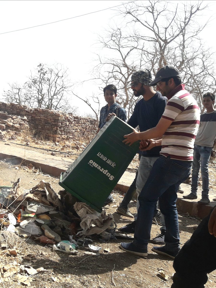 अपनी जबरदस्त इच्छाशक्ति से मूल कार्यों के साथ अन्य कार्य भी बखूबी कर लेता है मप्र पटवारी । फिर भी 22 सालों से अनदेखी का शिकार ❗
🔴 We want GP2800 🔴
#mppatwarisangh
<a href="/mppatwarisangh/">मध्यप्रदेश पटवारी संघ भोपाल</a>
<a href="/GovindSingh_R/">-</a> 
<a href="/ChouhanShivraj/">Shivraj Singh Chouhan</a> 
<a href="/JagdishDevdaBJP/">Jagdish Devda</a>
<a href="/mprevenuedeptt/">Revenue Department, Madhya Pradesh</a> 
<a href="/mpfinancedep/">Finance Department, MP</a> 
<a href="/JansamparkMP/">Jansampark MP</a>