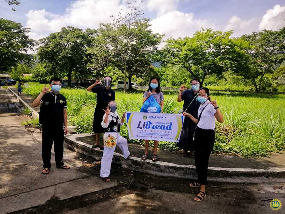 mcgibread's tweet photo. LIBREAD. BREAD Society- Laguna State Polytechnic University chapter gave grocery items and cellphone load to the indigents around Los Baños, Laguna last May 23.
Thanks be to God! https://t.co/ZfuKzQy1Tl