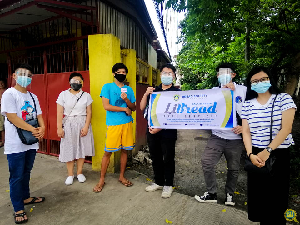 mcgibread's tweet photo. LIBREAD. BREAD Society- Laguna State Polytechnic University chapter gave grocery items and cellphone load to the indigents around Los Baños, Laguna last May 23.
Thanks be to God! https://t.co/ZfuKzQy1Tl
