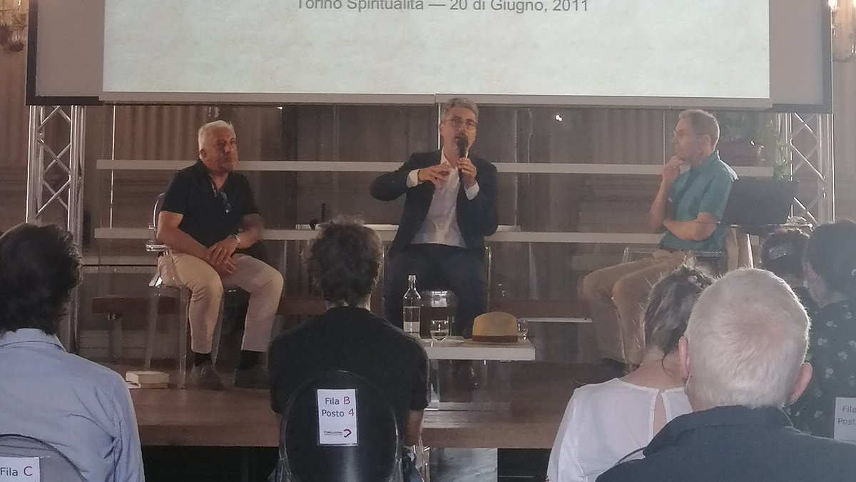 CircoloLettori's tweet photo. "Dante e l'Islam. Desiderio e ricerca di Dio fra Oriente e Occidente", ora al Circolo! Ospiti Abd Al-Haqq Ismail Guiderdoni, Younis Tawfik e Yahya Giovanni Zanolo,a cura di Accademia ISA. L'appuntamento è inserito nel progetto condiviso Piazza Dante. #Festivalinrete
#ToSp21 https://t.co/22XJdNJ5hv