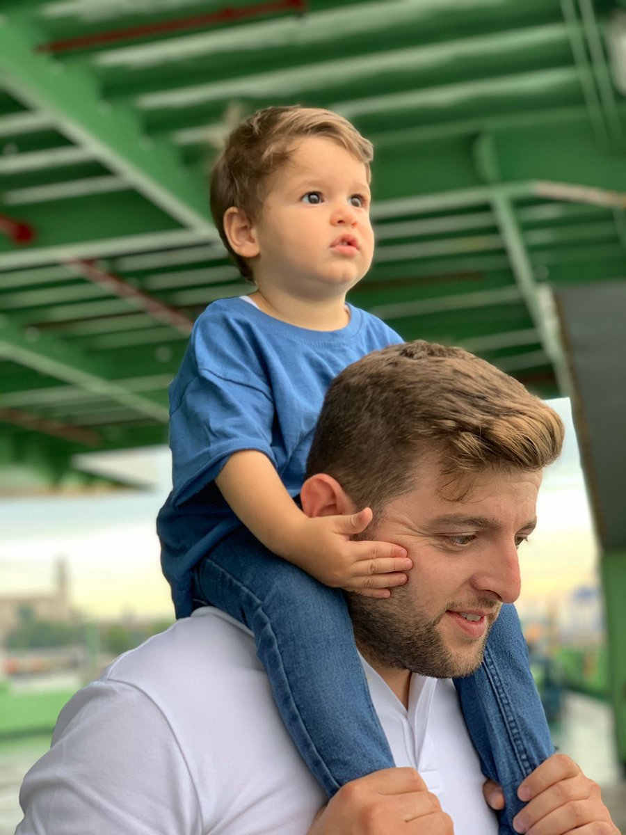 yunusgnrr's tweet photo. İki yıldır bana ‘baba’ olmak nasıl güzel bir hismiş öğrettiğin için teşekkür ederim oğlum.Seni hep sırtımda taşıyacağım, bir elim hep omzunda olacak, her zaman yanında, arkanda olacağım. Tüm yürekli babaların ‘Babalar Günü’ kutlu olsun.
#babalargibi #babalargünü https://t.co/0Y4L7Hvizw