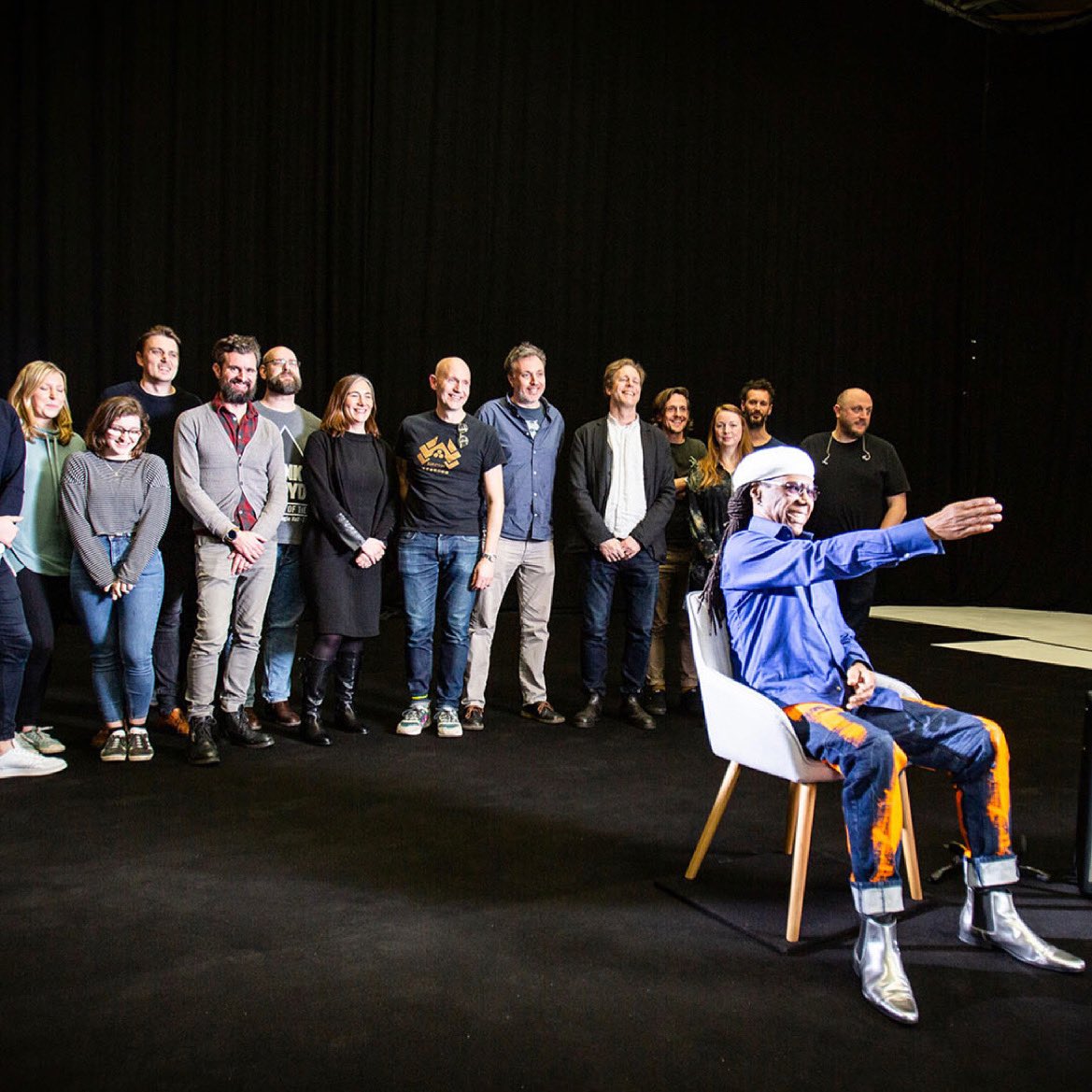 foreverproject's tweet photo. We filmed Nile’s interactive portrait in high definition 3D video over two days, just before lockdown last year. No masks, group photos, close proximity working. 

Looking forward to working like this again very soon!

#nilerodgers #vr #musiclegend #intheroom https://t.co/aZsCl3Sx0g