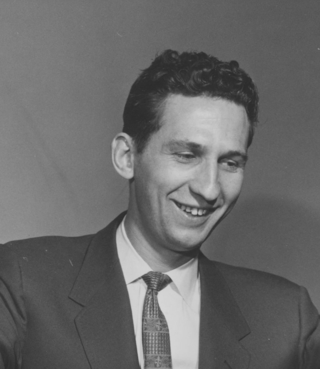 BizOptimizeGuy's tweet image. The most brilliant person I have ever met signed himself out of high school on his 16th birthday to become a serial entrepreneur. #HappyFathersDay2021