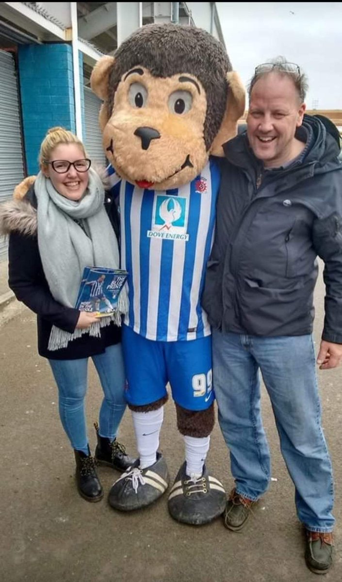 CharlotteAustin's tweet photo. Happy Fathers Day to my Dad @DavidAustin69 who has gone to hang out with H'Angus today for the national league play off final 😁🍻 #HUFC https://t.co/IJ0b9tCYdB