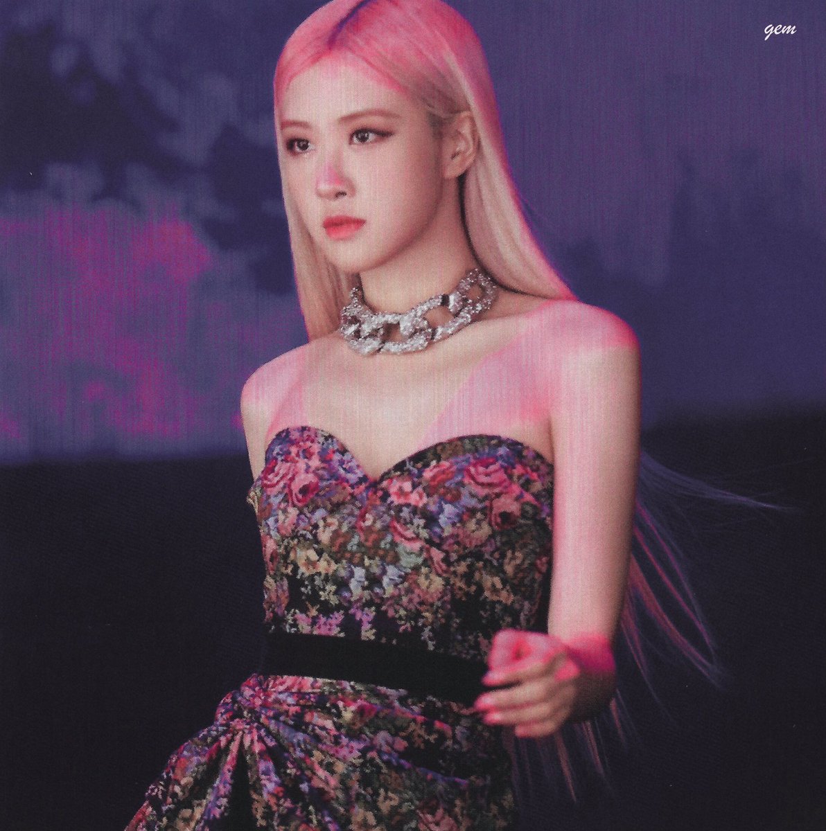 ultrosechaeng's tweet photo. *shaking* https://t.co/exmPvEcIFN