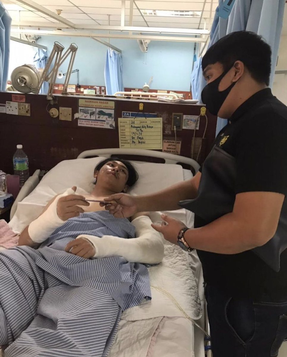 twt_muo's tweet photo. Semoga dipermudahkan urusan dan segera sembuh didoakan kepada adik Afiq serta hukuman yang sewajarnya kepada si pelaku. https://t.co/lKQunonKSF