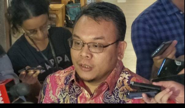 KompasTV's tweet photo. Kasus Covid-19 Melonjak, Politikus PAN Usul Terapkan Lockdown Akhir Pekan https://t.co/6XlyUjGG4M https://t.co/AlqfwsrkL0