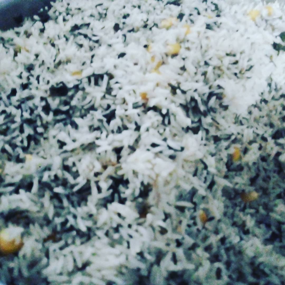 BourneTrouble's tweet photo. #Sunday is whn 1 gets outta bed whn 1 wants to, not just coz its mornin🤗 #sundayfeast b #protienpacked cheery on top is when its #delicious & #appealing .. hrz presntin #spinachcorn #pulao & #chickenstew this meal fills the #tummy #SOUL too 🤙 😉 #happysunday #bonappetit #salud https://t.co/96rZ6CSCCJ