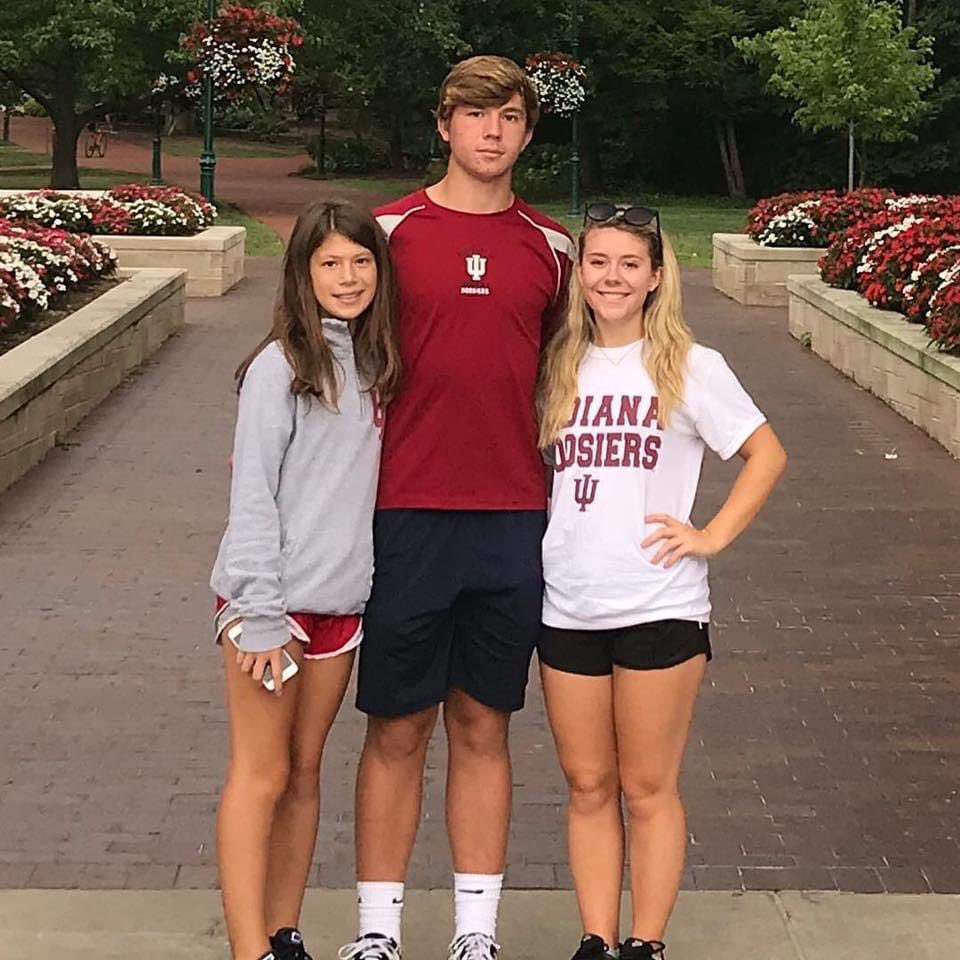 krbowen's tweet photo. Happy Father’s Day @rbowe1 Our kids are so lucky to call you Dad! #1 #dad #FathersDay2021 https://t.co/kyZNRCXomM