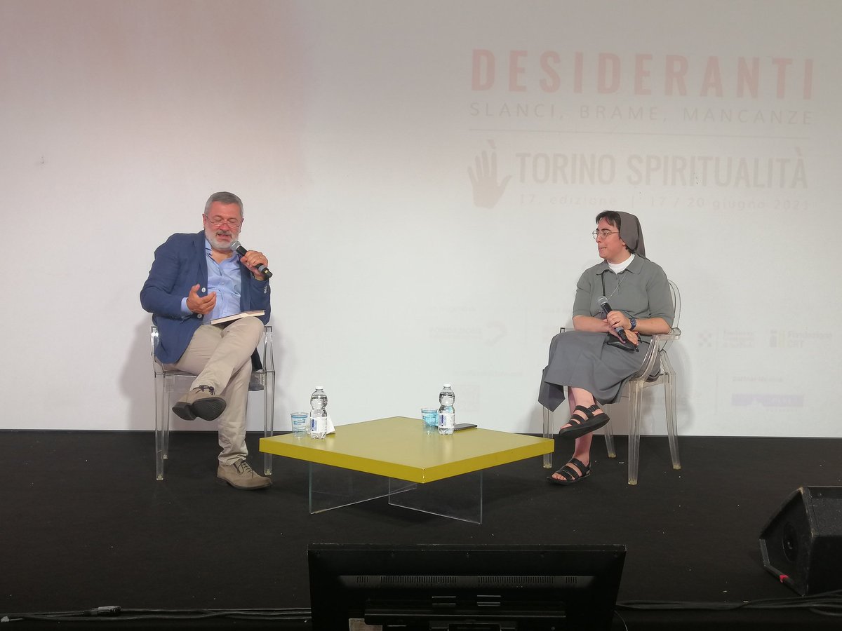 CircoloLettori's tweet photo. «Da come abbiamo vissuto l'economia fino a ora, l'obiettivo principale sembra essere la soddisfazione dei nostri bisogni e non l'esaudimento dei nostri desideri.»
@ASmerilli e @FAntonioli a @ToSpiritualita! #ToSp21 https://t.co/sgUhX2Q0rN