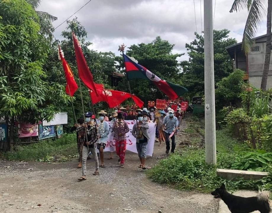 minn_rkar's tweet photo. "တရက်မပျက်သပိတ်"
"အာခံသပိတ်"
"နေ့ညချီတက်သပိတ်"
ကလေးမြို့ စစ်အာဏာရှင်ပြုတ်ကျရေး လူထုသပိတ် ဆက်လက်ချီတက်
"လုံးဝအုပ်ချုပ်လို့ မရစေရ"
#LessTalkMoreActionsASEAN
#WhatsHappeninglnMyanmar
#Jun20Coup https://t.co/wsBBulOitj
