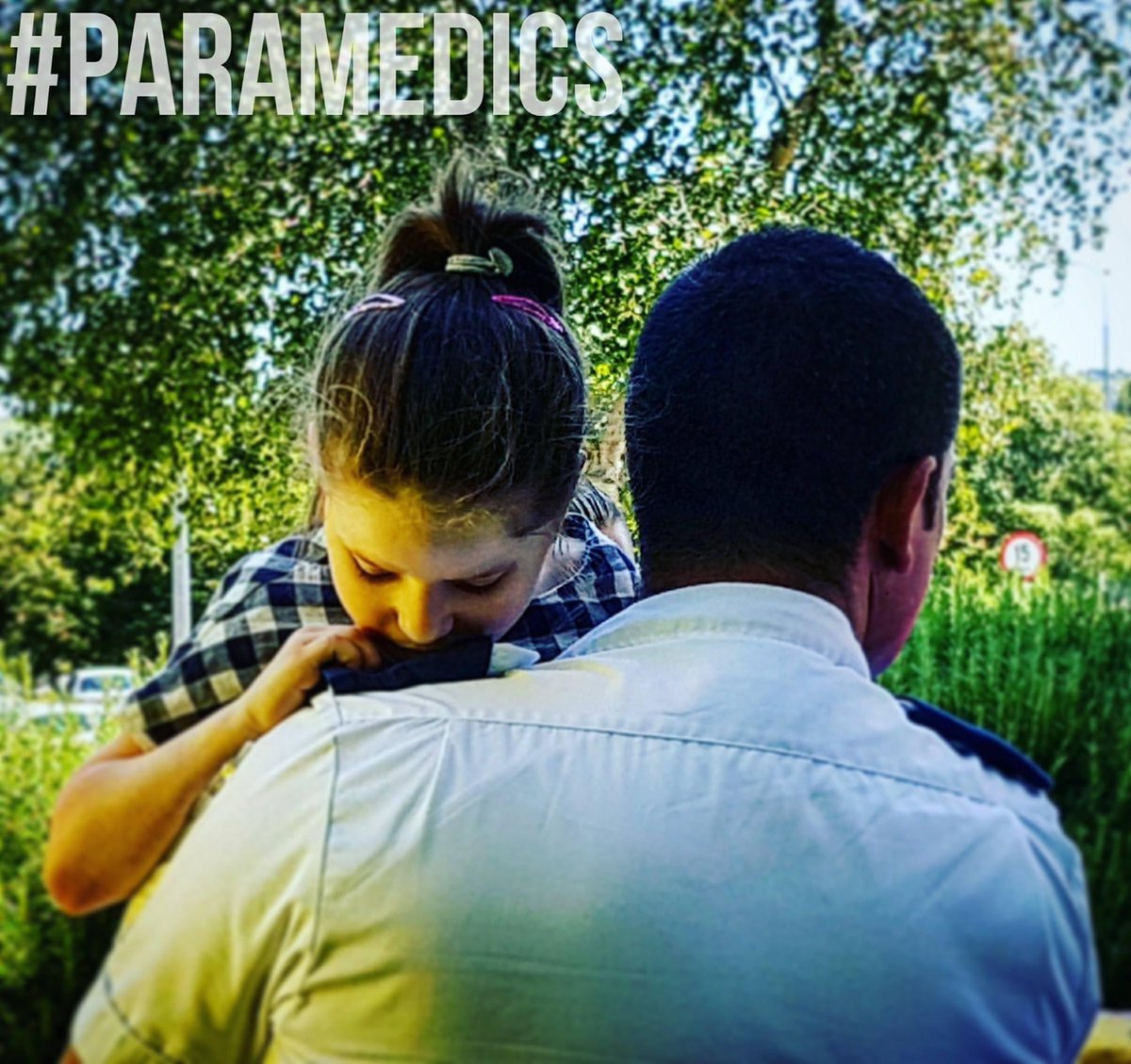 Ger_O_Dea's tweet photo. Throwback to #FathersDay 2017 when I got a surprise visit from my little ladies while filming @ParamedicsTV.

Happy Father's Day to all dads out there, particularly those who can't be with their children today, be them on duty, on call, overseas, working or for any other reason. https://t.co/OxdFaKtI9l