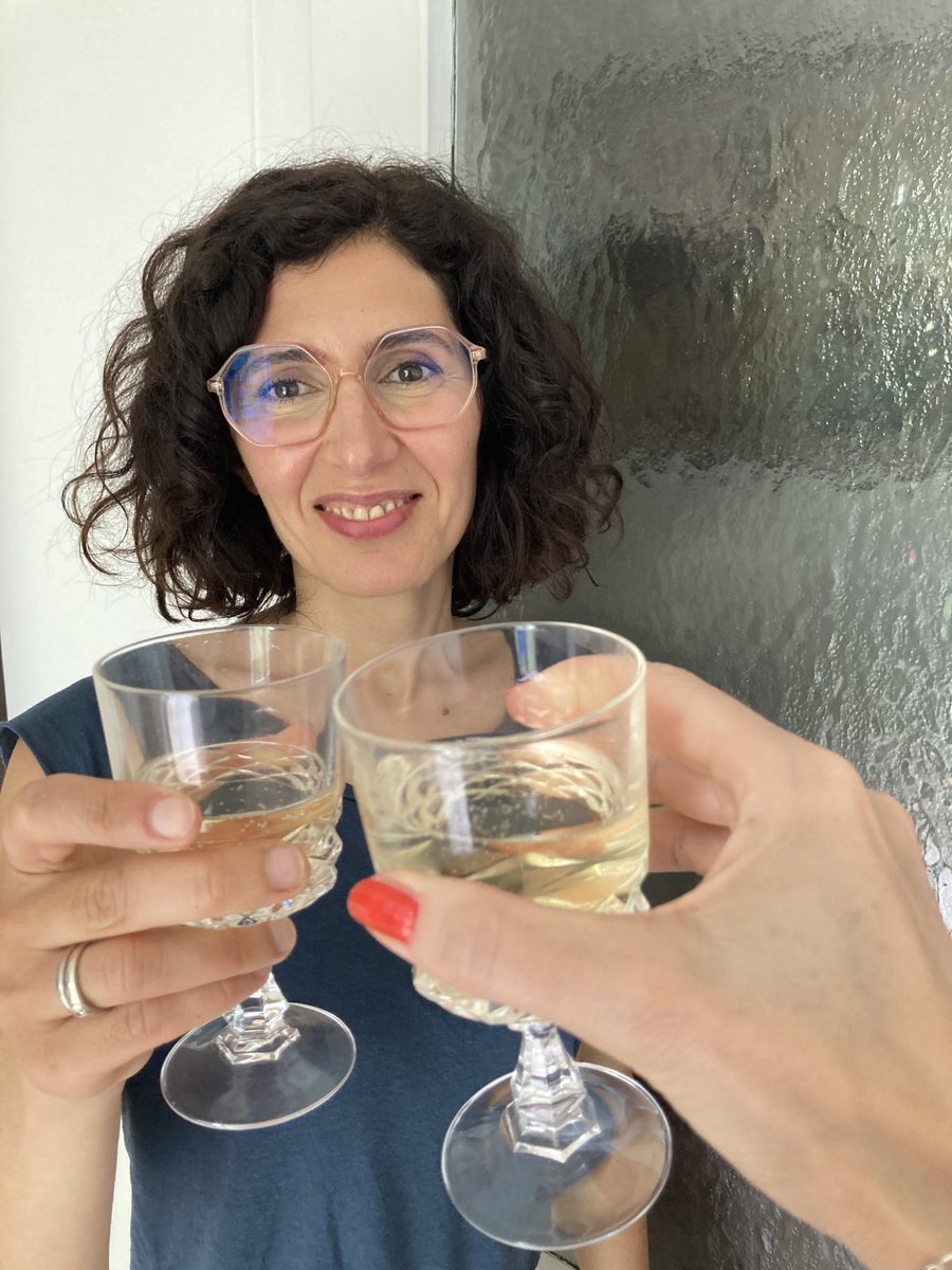 ⁦@EbrahimiNava⁩
bachmannpreisträgerin 2021

übrigens ...
in der jury von wortlaut, dem ⁦<a href="/radiofm4/">Radio FM4</a>⁩
kurzgeschichten, sitzen jetzt zwei, die den bachmannpreis gewonnen haben.
⁦⁦@EbrahimiNava⁩
und <a href="/franzobel/">Franzobel</a>
#tddl
#tddl21